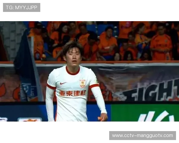 大连英博热身赛1-0小胜天津津门虎,张华晨任意球破门。